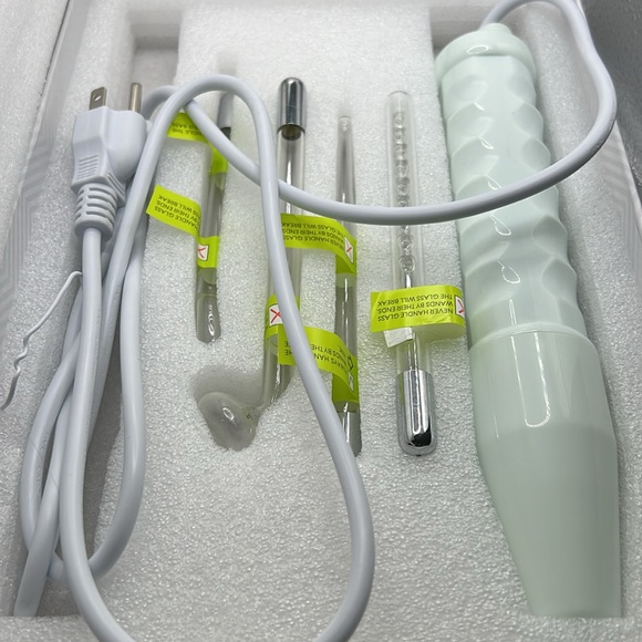 NuDerma Portable Handheld Skin Therapy Wand Machine w/Neon – Anti-Aging - Skin - Picture 3 of 12